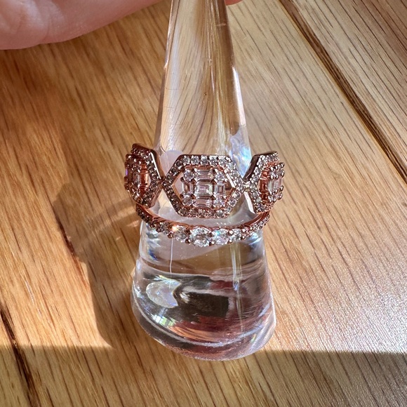 Bomb Party April Birthday Collection Ring - Staying Next to You - Picture 2 of 6